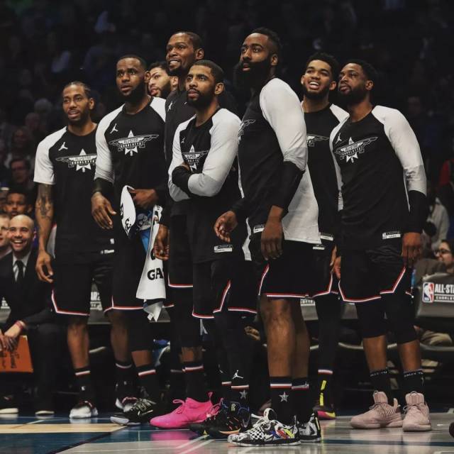 中超转会市场：广州队签下新前锋,（广州队完成前锋引援：中超转会最新消息）