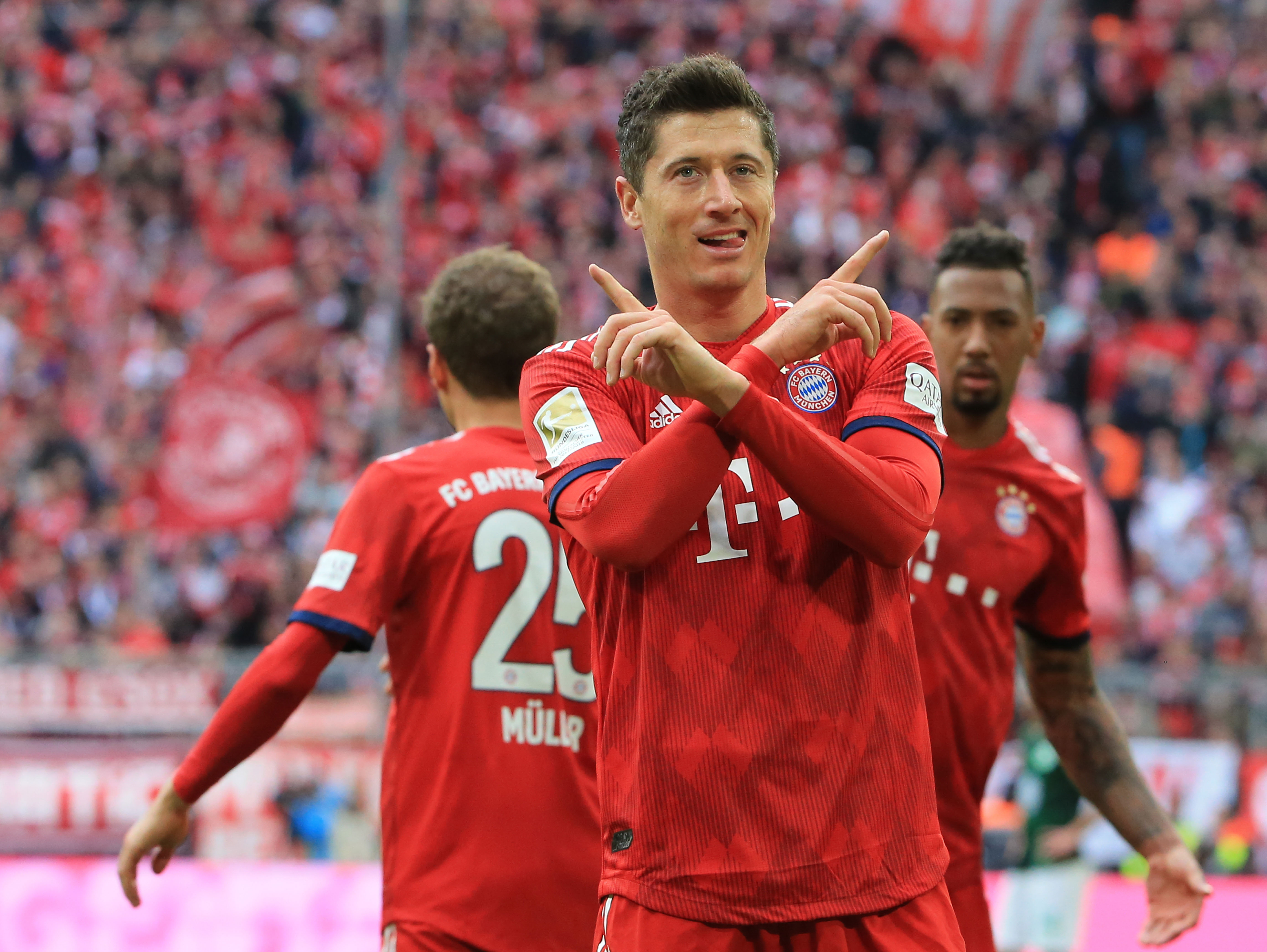 上光荣榜，大连英博一线队主教练李国旭获得辽宁五一劳动奖章（大连英博一线队主帅李国旭荣获辽宁五一劳动奖章，光荣上榜）