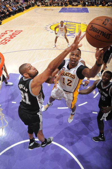 记者：若报价3000-4000万欧，马赛会考虑出售队长巴列尔迪（记者：马赛或在收到3000万至4000万欧报价时考虑出售队长巴列尔迪）