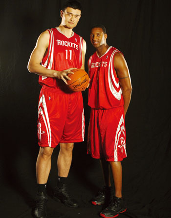 TAA再遭伤情打击2025报销：后防问题困扰阿隆索，解决不好就下课（TAA再度重伤2025年报销，阿隆索后防顽疾难解恐下课）