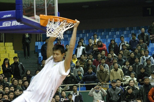 静雨：雷霆离追赶勇士最佳战绩已渐行渐远（静雨：雷霆冲击勇士历史最佳战绩的希望正日益黯淡）